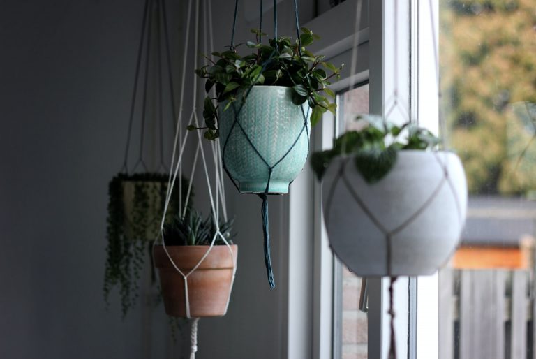 vacation rental design - hanging pots